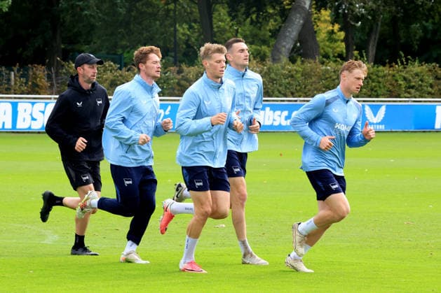 21.09.2026, DEU GER, Fussball , 2.Fussballbundesliga, Saison 2026 2027, Sportforum, Hertha BSC, Training Co-Trainer Andreas Schumacher ( Hertha BSC Berlin ), Jan-Luca Schuler ( Hertha BSC Berlin 18 ), Niklas Kolbe ( Hertha BSC Berlin 27 ), Niklas Kolbe ( Hertha BSC Berlin 27 ), Julian Eitschberger ( Hertha BSC Berlin 2 ) 2. Liga: DFB DFL regulations prohibit any use of photographs as image sequences and or quasi-video) Berlin Sportforum Berlin Deutschland Copyright: xNordphotox xEnglerx
