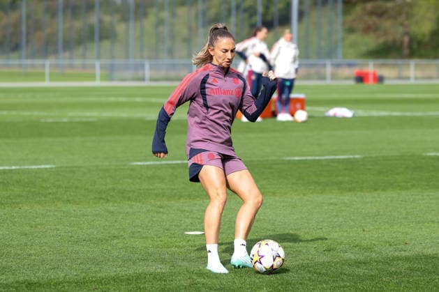 Katharina Naschenweng (FC Bayern Muenchen, 19) mit Ball, GER, FC Bayern Muenchen Frauen Abschlusstraining, Fussball, UEFA Womens Champions League, Saison 2026 2027, 21.09.2026, GER, FC Bayern Muenchen Frauen Abschlusstraining, Fussball, UEFA Womens Champions League, Saison 2026 2027, 21.09.2026 Muenchen Copyright: xEibner-Pressefoto JennixMaulx EP_JML