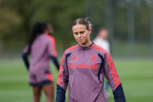 Klara Buehl (FC Bayern Muenchen, 17), GER, FC Bayern Muenchen Frauen Abschlusstraining, Fussball, UEFA Womens Champions League, Saison 2026 2027, 21.09.2026, GER, FC Bayern Muenchen Frauen Abschlusstraining, Fussball, UEFA Womens Champions League, Saison 2026 2027, 21.09.2026 Muenchen Copyright: xEibner-Pressefoto JennixMaulx EP_JML
