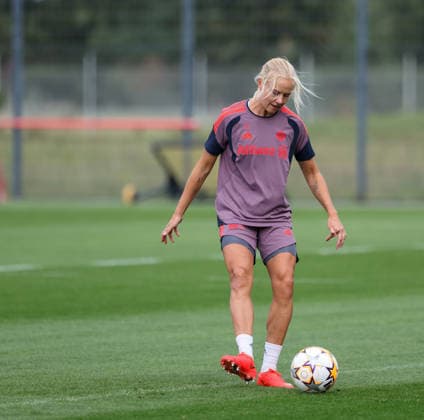 Pernille Harder (FC Bayern Muenchen, 21) mit Ball, GER, FC Bayern Muenchen Frauen Abschlusstraining, Fussball, UEFA Womens Champions League, Saison 2026 2027, 21.09.2026, GER, FC Bayern Muenchen Frauen Abschlusstraining, Fussball, UEFA Womens Champions League, Saison 2026 2027, 21.09.2026 Muenchen Copyright: xEibner-Pressefoto JennixMaulx EP_JML