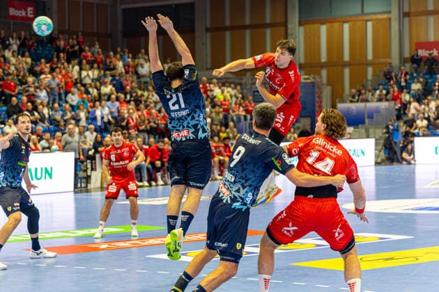 HBL Pokal, 2. Runde, Kassel, MT Melsungen vs. Rhein-Neckar Loewen, Rothenbach-Halle Kassel; 22.09.2026 HBL Pokal, 2. Runde, Kassel, Germany - 22.09.2026: Aaron Mensing (MT Melsungen, 33) nach dem Wurf, Handball Bundesliga, Spiel der MT Melsungen vs. Rhein-Neckar Loewen, Rothenbach-Halle Kassel Copyright: xBEAUTIFULxSPORTS Freudensteinx