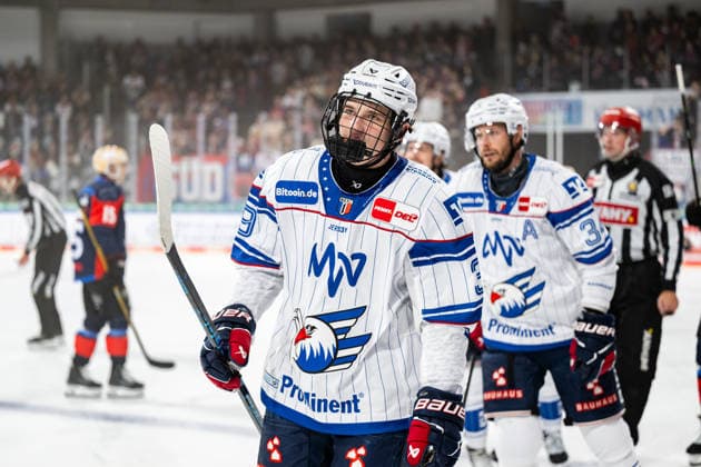 Max Calce (39, Adler Mannheim ), Nuernberg Ice Tigers vs. Adler Mannheim, Eishockey, Penny DEL, 3. Spieltag, 21.09.2026, Nuernberg Ice Tigers vs. Adler Mannheim, Eishockey, Penny DEL, 3. Spieltag, 21.09.2026 Copyright: xEibner-Pressefoto ThomasxHahnx EP_NIT