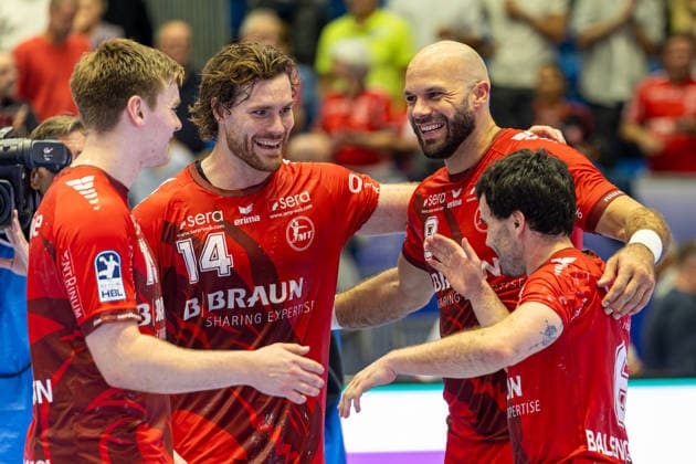 HBL Pokal, 2. Runde, Kassel, MT Melsungen vs. Rhein-Neckar Loewen, Rothenbach-Halle Kassel; 22.09.2026 HBL Pokal, 2. Runde, Kassel, Germany - 22.09.2026: Die Spieler der MT Melsungen feiern das gewonnene Spiel nach der Verlängerung, Handball Bundesliga, Spiel der MT Melsungen vs. Rhein-Neckar Loewen, Rothenbach-Halle Kassel Copyright: xBEAUTIFULxSPORTS Freudensteinx