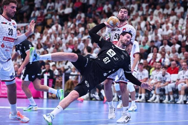 Torwurf von Hendrik Pekeler (THW Kiel, 61) GER, TV Huettenberg vs THW Kiel, Handball, DHB-Pokal, 2. Runde, Spielzeit 2026 2027, 23.09.2026 GER, TV Huettenberg vs THW Kiel, Handball, DHB-Pokal, 2. Runde, Spielzeit 2026 2027, 23.09.2026 Wetzlar Copyright: xEibner-Pressefoto RenexWeissx EP_RWS