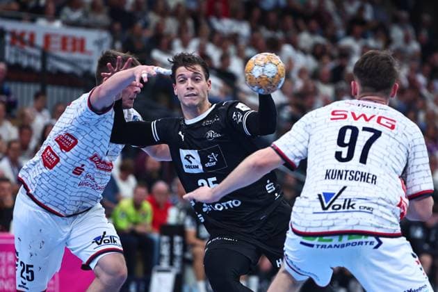 Domen Makuc (THW Kiel, 35) Domen Makuc (THW Kiel, 35) Torsten Anselm (TV Huettenberg, 25) GER, TV Huettenberg vs THW Kiel, Handball, DHB-Pokal, 2. Runde, Spielzeit 2026 2027, 23.09.2026 GER, TV Huettenberg vs THW Kiel, Handball, DHB-Pokal, 2. Runde, Spielzeit 2026 2027, 23.09.2026 Wetzlar Copyright: xEibner-Pressefoto RenexWeissx EP_RWS