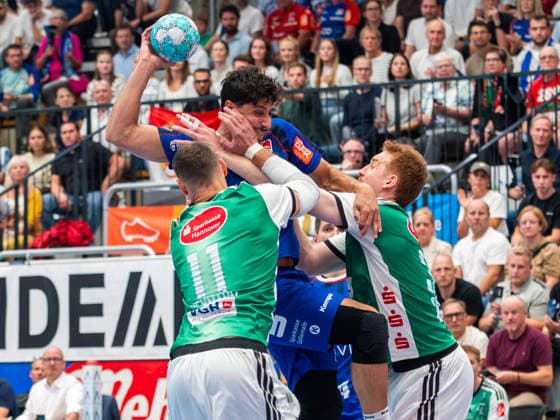 Yonatan Dayan (HBW Balingen-Weilstetten 34), Sebastian Heymann (TSV Hannover-Burgdorf 11), Lukas Stutzke (TSV Hannover-Burgdorf 39), HBW Balingen-Weilstetten vs. TSV Hannover-Burgdorf, Handball, DHB-Pokal, 2. Runde, Saison 2026 2027, 23.09.2026, HBW Balingen-Weilstetten vs. TSV Hannover-Burgdorf, Handball, DHB-Pokal, 2. Runde, Saison 2026 2027, 23.09.2026 Balingen Copyright: xEibner-Pressefoto FlorianxSchustx EP_FSU