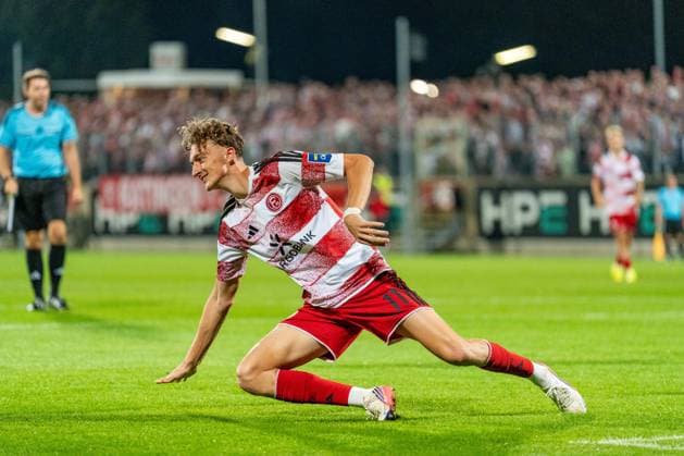 Lukas Eixler (Fortuna Düsseldorf, 11) laechelnd am Boden Fortuna Duesseldorf vs. Schwarz-Weiss Alstaden, Fussball, Niederrheinpokal, 2.Runde, Saison 2026 27, 23.09.2026, DFL REGULATIONS PROHIBIT ANY USE OF PHOTOGRAPHS AS IMAGE SEQUENCES AND OR QUASI-VIDEO, Fortuna Duesseldorf vs. Schwarz-Weiss Alstaden, Fussball, Niederrheinpokal, 2.Runde, Saison 2026 27, 23.09.2026 Düsseldorf Copyright: xEibner-Pressefoto LukasxBaldygax EP_LBA