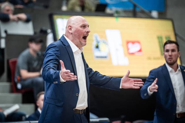 Przemyslaw Frasunkiewicz (Rostock Seawolves, Head-Coach) - gestikuliert am Spielfeldrand GER, MHP Riesen Ludwigsburg vs. Rostock Seawolves, Basketball Bundesliga, easycredit BBL, 2. Spieltag, Spielzeit 2026 2027, 24.09.2026 GER, MHP Riesen Ludwigsburg vs. Rostock Seawolves, Basketball Bundesliga, easycredit BBL, 2. Spieltag, Spielzeit 2026 2027, 24.09.2026 Ludwigsburg Copyright: xSandyxDinkelackerx EP_SDR
