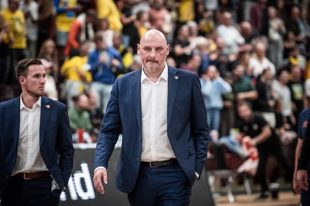 Przemyslaw Frasunkiewicz (Rostock Seawolves, Head-Coach) - sichtlich enttaeuscht ueber Niederlage in Ludwigsburg GER, MHP Riesen Ludwigsburg vs. Rostock Seawolves, Basketball Bundesliga, easycredit BBL, 2. Spieltag, Spielzeit 2026 2027, 24.09.2026 GER, MHP Riesen Ludwigsburg vs. Rostock Seawolves, Basketball Bundesliga, easycredit BBL, 2. Spieltag, Spielzeit 2026 2027, 24.09.2026 Ludwigsburg Copyright: xSandyxDinkelackerx EP_SDR