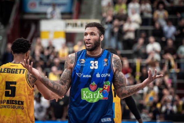 Todd Withers (Rostock Seawolves, 33) - Unverstaendnis, sichtlich enttaeuscht GER, MHP Riesen Ludwigsburg vs. Rostock Seawolves, Basketball Bundesliga, easycredit BBL, 2. Spieltag, Spielzeit 2026 2027, 24.09.2026 GER, MHP Riesen Ludwigsburg vs. Rostock Seawolves, Basketball Bundesliga, easycredit BBL, 2. Spieltag, Spielzeit 2026 2027, 24.09.2026 Ludwigsburg Copyright: xSandyxDinkelackerx EP_SDR