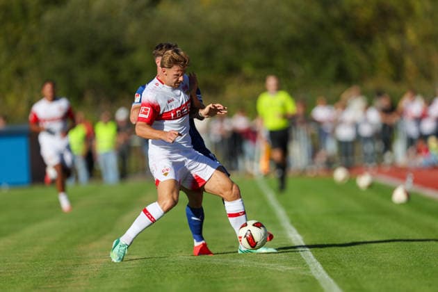 Ramon Hendriks (VfB Stuttgart, 3) im Kampf um den Ball GER, VfB Stuttgart vs. 1. FC Heidenheim 1846, Fussball, Freundschaftsspiel, Spielzeit 2026 2027, 25.09.2026 GER, VfB Stuttgart vs. 1. FC Heidenheim 1846, Fussball, Freundschaftsspiel, Spielzeit 2026 2027, 25.09.2026 Beutelsbach Copyright: xEibner-Pressefoto SoerenxHerwegx EP_SHG