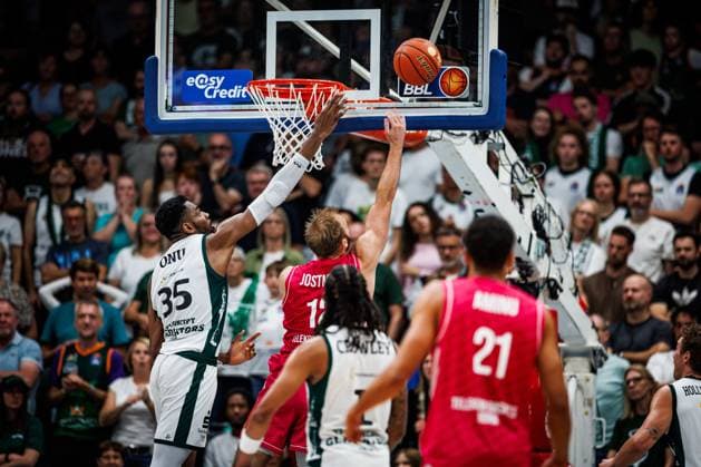 Melvin Jostmann (Telekom Baskets Bonn) im Zweikampf mit Ejiofor Onu (Gladiators Trier), Aktion Action Vet Concept Gladiators Trier vs Telekom Baskets Bonn, Basketball, easyCredit BBL, 2. Spieltag, Saison 2026 2027, 25.09.2026 Vet Concept Gladiators Trier vs Telekom Baskets Bonn, Basketball, easyCredit BBL, 2. Spieltag, Saison 2026 2027, 25.09.2026 Copyright: xEibnerxPressefotox EP_ANS