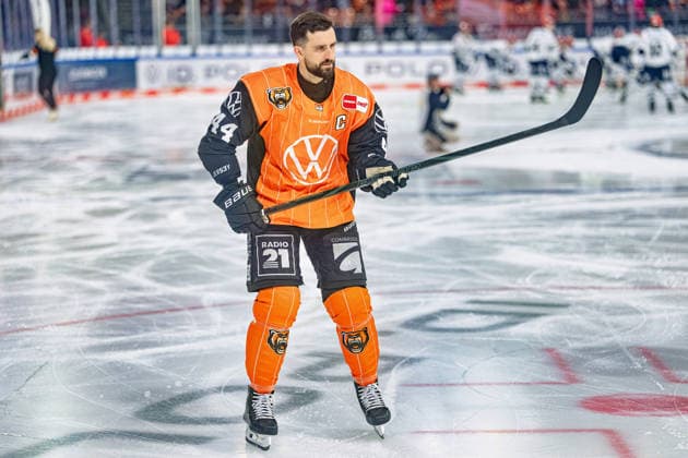 Julian Melchiori (Nr. 44 Grizzlys Wolfsburg) GER, Grizzlys Wolfsburg gegen Schwenninger Wild Wings, Eishockey, Penny DEL, Woche 3, Spielzeit 2026 27, 25.09.2026 GER, Grizzlys Wolfsburg gegen Schwenninger Wild Wings, Eishockey, Penny DEL, Woche 3, Spielzeit 2026 27, 25.09.2026 Wolfsburg Copyright: xEibner-Pressefoto DanielxREINELTx EP_DRT