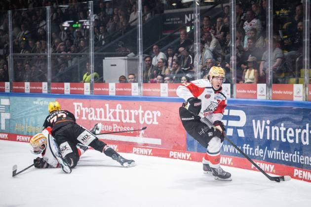 Austin Magera (Nuernberg Ice Tigers, 19) GER, Loewen Frankfurt vs. Nuernberg Ice Tigers, Eishockey, Penny DEL, 3. Spieltag, Saison 2026 2027, 25.09.2026 Eibner-Pressefoto Attila Ziga GER, Loewen Frankfurt vs. Nuernberg Ice Tigers, Eishockey, Penny DEL, 3. Spieltag, Saison 2026 2027, 25.09.2026 Frankfurt Copyright: xEibner-Pressefotox EP_AZA