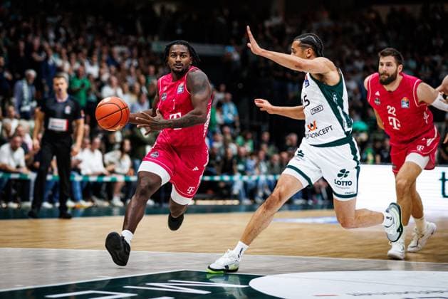 John Michael Wright (Telekom Baskets Bonn) im Zweikampf mit Jordan Roland (Gladiators Trier), Aktion Action Vet Concept Gladiators Trier vs Telekom Baskets Bonn, Basketball, easyCredit BBL, 2. Spieltag, Saison 2026 2027, 25.09.2026 Vet Concept Gladiators Trier vs Telekom Baskets Bonn, Basketball, easyCredit BBL, 2. Spieltag, Saison 2026 2027, 25.09.2026 Copyright: xEibnerxPressefotox EP_ANS