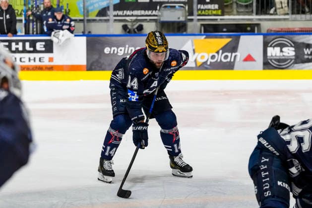 Nickolas Latta (Towerstars Ravensburg, 14), GER, Ravensburg Towerstars vs. Duesseldorfer EG, Eishockey, DEL2 Hauptrunde, 3. Spieltag, Spielzeit 2026 2027, 25.09.2026 GER, Ravensburg Towerstars vs. Duesseldorfer EG, Eishockey, DEL2 Hauptrunde, 3. Spieltag, Spielzeit 2026 2027, 25.09.2026 Ravensburg Copyright: xEibner-Pressefoto MaximilianxRistx EP_MRT