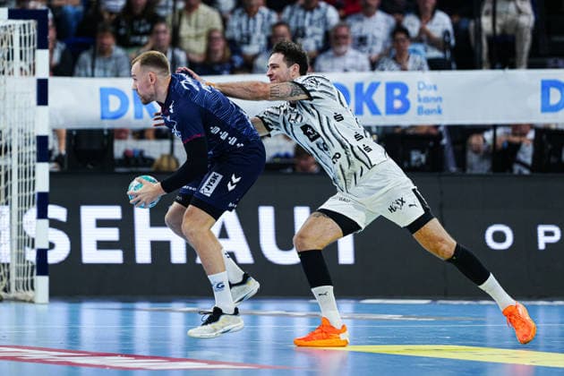 Simon Pytlick (SG Flensburg-Handewitt, 02), Veron Nacinovic (THW Kiel, 93) GER, THW Kiel vs. SG Flensburg-Handewitt, Handball, 1. Bundesliga, Spieltag 6, Saison 2026 2027, 26.09.2026 GER, THW Kiel vs. SG Flensburg-Handewitt, Handball, 1. Bundesliga, Spieltag 6, Saison 2026 2027, 26.09.2026 Kiel Copyright: xEibner-Pressefoto MarcelxvonxFehrnx EP_MFN