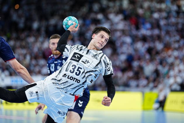 Wurf Tor Domen Makuc (THW Kiel, 35) GER, THW Kiel vs. SG Flensburg-Handewitt, Handball, 1. Bundesliga, Spieltag 6, Saison 2026 2027, 26.09.2026 GER, THW Kiel vs. SG Flensburg-Handewitt, Handball, 1. Bundesliga, Spieltag 6, Saison 2026 2027, 26.09.2026 Kiel Copyright: xEibner-Pressefoto MarcelxvonxFehrnx EP_MFN