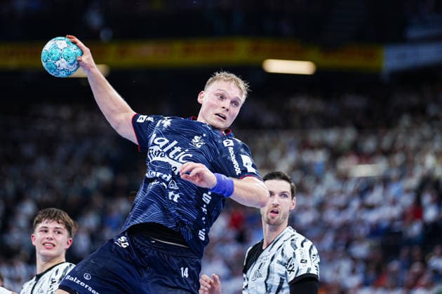 Wurf Tor Emil Bergholt (SG Flensburg-Handewitt, 14) GER, THW Kiel vs. SG Flensburg-Handewitt, Handball, 1. Bundesliga, Spieltag 6, Saison 2026 2027, 26.09.2026 GER, THW Kiel vs. SG Flensburg-Handewitt, Handball, 1. Bundesliga, Spieltag 6, Saison 2026 2027, 26.09.2026 Kiel Copyright: xEibner-Pressefoto MarcelxvonxFehrnx EP_MFN