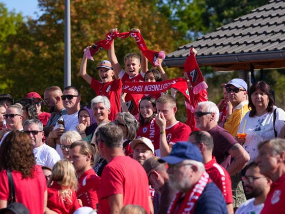 Zuschauer von Heute , SV Eutingen vs. FC Carl Zeiss Jena, Fussball, Frauen DFB-Pokal, 2026 2027, 26.09.2026, SV Eutingen vs. FC Carl Zeiss Jena, Fussball, Frauen DFB-Pokal, 2026 2027, 26.09.2026 Eutingen im Gäu Copyright: xEibner-Pressefoto DanielexLaxRocx EP_DLO