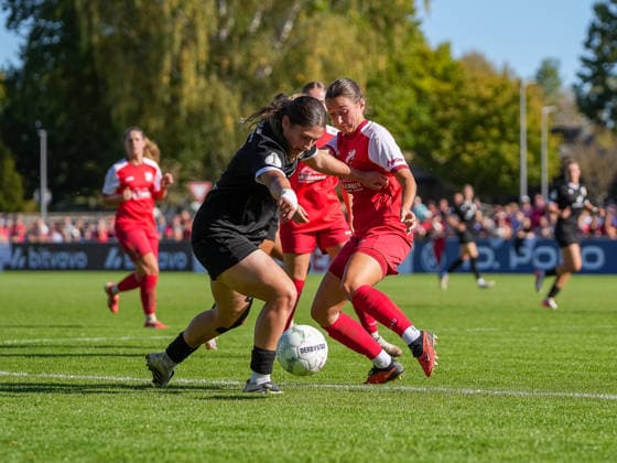 Elira Terakaj (FC Carl Zeiss Jena, 07) und Maja Bozicevic (SV Eutingen, 14) im Duell , SV Eutingen vs. FC Carl Zeiss Jena, Fussball, Frauen DFB-Pokal, 2026 2027, 26.09.2026, SV Eutingen vs. FC Carl Zeiss Jena, Fussball, Frauen DFB-Pokal, 2026 2027, 26.09.2026 Eutingen im Gäu Copyright: xEibner-Pressefoto DanielexLaxRocx EP_DLO