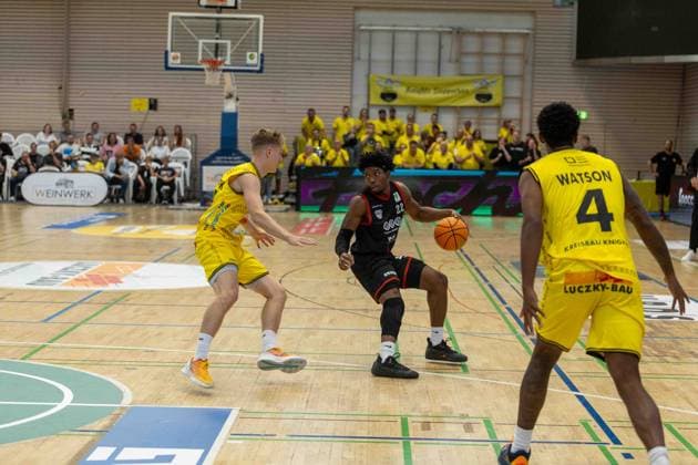 Kenneth Andrew Cooper (SBB Boerde Baskets, 22) gegen Johannes Patrick (Kreisbau Kirchheim Knights, 06). GER, Kreisbau Knights vs. SBB Baskets, Basketball, ProA, 1. Spieltag, Spielzeit 2026 2027, 26.09.2026 GER, Kreisbau Kirchheim Knights vs. SBB Baskets, Basketball, ProA, 1. Spieltag, Spielzeit 2026 2027, 26.09.2026 Copyright: xEibner-Pressefoto DavidexDixGiovx EP_DGI