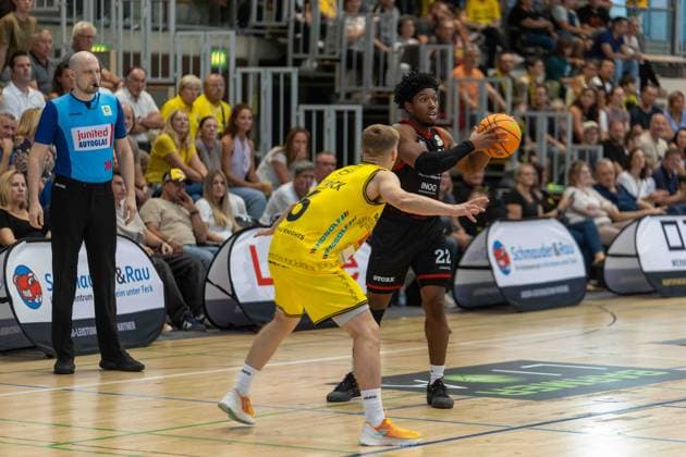Kenneth Andrew Cooper (SBB Boerde Baskets, 22) & Johannes Patrick (Kreisbau Kirchheim Knights, 06). GER, Kreisbau Knights vs. SBB Baskets, Basketball, ProA, 1. Spieltag, Spielzeit 2026 2027, 26.09.2026 GER, Kreisbau Kirchheim Knights vs. SBB Baskets, Basketball, ProA, 1. Spieltag, Spielzeit 2026 2027, 26.09.2026 Copyright: xEibner-Pressefoto DavidexDixGiovx EP_DGI