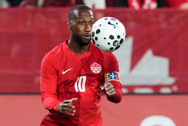 September 26, 2026, Toronto, On, CAN: Canada s forward Junior Hoilett controls a pass during International Friendly, Länderspiel, Nationalmannschaft action against Chile, in Toronto, on Saturday, Sept. 26, 2026. Canada News - September 26, 2026 - ZUMAc35_ 20260926_zaf_c35_131 Copyright: xChrisxYoungx