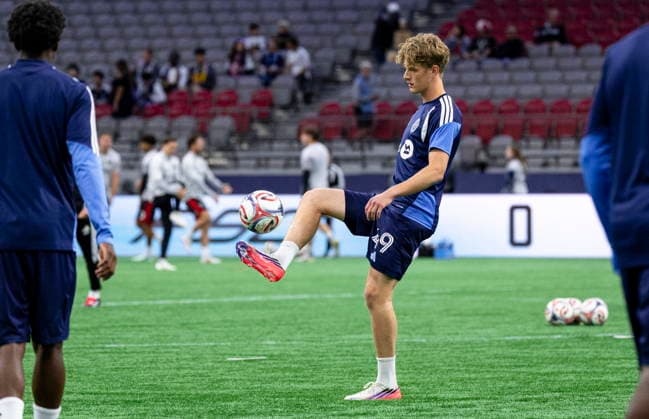 September 26, 2026, Vancouver, Bc, CANADA: Vancouver Whitecaps Valter Sedin (49) warms up prior to an MLS, Fussball Herren, USA soccer match, in Vancouver, on Saturday, Sept. 26, 2026. Canada News - September 26, 2026 - ZUMAc35_ 20260926_zaf_c35_166 Copyright: xJacobxMallarix