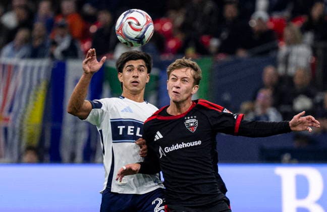 September 26, 2026, Vancouver, Bc, CANADA: Vancouver Whitecaps Mathias Laborda (left) and D.C. United s Nathan Ordaz vie for the ball during the first half of an MLS, Fussball Herren, USA soccer match, in Vancouver, on Saturday, Sept. 26, 2026. Canada News - September 26, 2026 - ZUMAc35_ 20260926_zaf_c35_214 Copyright: xJacobxMallarix