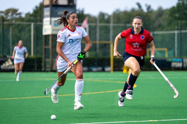 BHC 1. Damen, 1. Bundesliga, Feldhockey - Bremer HC - Berliner HC Bremen, Deutschland, 26.09.26: BHC 1. Damen, 1. Bundesliga, Feldhockey im Bremer Hockey-Club e.V. am 26.09.2026 in Bremen, Deutschland. (Foto von Axel Kaste) Florencia Daiana Diaz Pazos, Bremer HC Charlotte Gerstenhöfer, Berliner HC, rot Bremen Bremer Hockey-Club e.V. Freie Hansestadt Bremen Deutschland