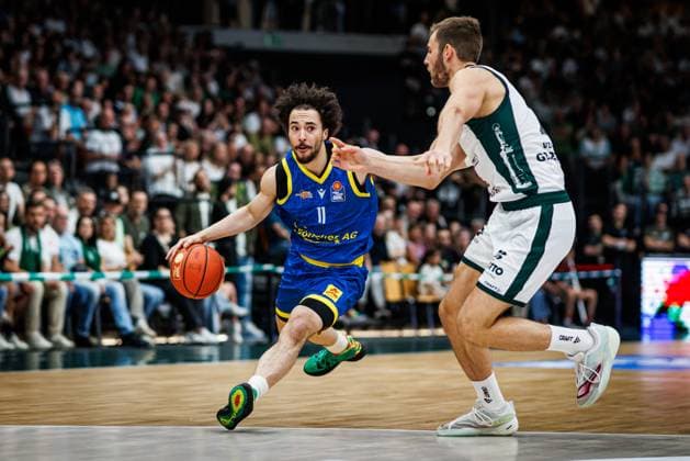 Isaiah Moses (Science City Jena) im Zweikampf mit Moritz Krimmer (Gladiators Trier), Aktion Action Vet Concept Gladiators Trier vs Science City Jena, Basketball, easyCredit BBL, 2. Spieltag, Saison 2026 2027, 27.09.2026 Vet Concept Gladiators Trier vs Science City Jena, Basketball, easyCredit BBL, 2. Spieltag, Saison 2026 2027, 27.09.2026 Copyright: xEibnerxPressefotox EP_ANS