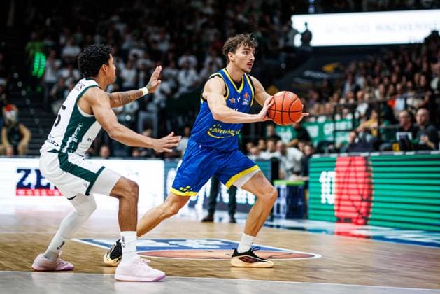 Kristofer Krause (Science City Jena) im Zweikampf mit Eli Brooks (Gladiators Trier), Aktion Action Vet Concept Gladiators Trier vs Science City Jena, Basketball, easyCredit BBL, 2. Spieltag, Saison 2026 2027, 27.09.2026 Vet Concept Gladiators Trier vs Science City Jena, Basketball, easyCredit BBL, 2. Spieltag, Saison 2026 2027, 27.09.2026 Copyright: xEibnerxPressefotox EP_ANS
