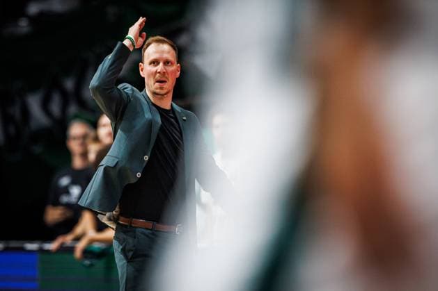 Jacques Schneider (Headcoach Gladiators Trier) an der Seitenlinie, Emotionen, Geste, Gestik, Mimik, Freisteller, Portrait Vet Concept Gladiators Trier vs Science City Jena, Basketball, easyCredit BBL, 2. Spieltag, Saison 2026 2027, 27.09.2026 Vet Concept Gladiators Trier vs Science City Jena, Basketball, easyCredit BBL, 2. Spieltag, Saison 2026 2027, 27.09.2026 Copyright: xEibnerxPressefotox EP_ANS