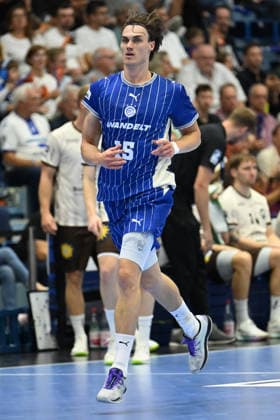 27.09.2026,GER, Handball, Herren, Opel HBL, Saison 2026 2027, 6. Spieltag, VfL Gummersbach vs. Bergischer HC Einzelaktion, Ganzkörper Ganzkoerper, Miro Schluroff (VfL Gummersbach 15), DFB DFL regulations prohibit any use of photographs as image sequences and or quasi-video Gummersbach SCHWALBE arena NRW Deutschland Germany Copyright: xNordphoto Meuterx
