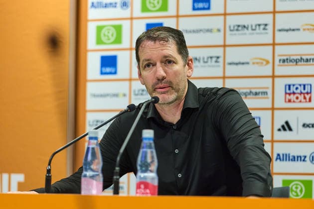 Ty Harrelson (ratiopharm ulm, Cheftrainer) in der PK, Pressekonferenz GER, Ratiopharm Ulm vs. Wuerzburg Baskets, Basketball, 1. Bundesliga, 3. Spieltag, Spielzeit 2026 2027, 27.09.2026 GER, Ratiopharm Ulm vs. Wuerzburg Baskets, Basketball, 1. Bundesliga, 3. Spieltag, Spielzeit 2026 2027, 27.09.2026 Neu-Ulm Copyright: xEibner-Pressefoto GeraldxOelze-dexStoppanyx EP_ODS