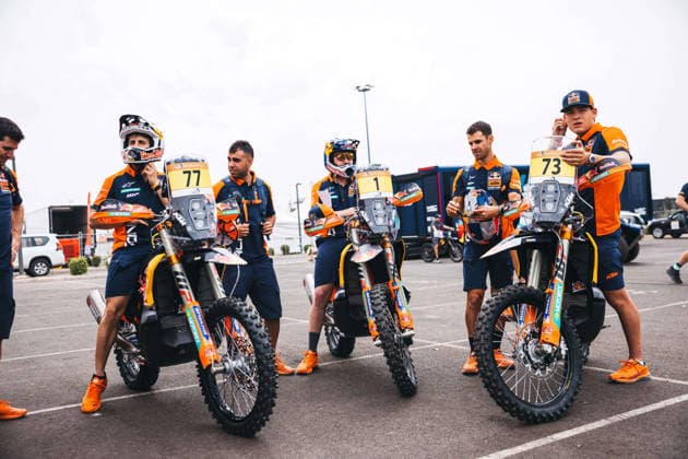 W2RC - RALLYE DU MAROC 2026 77 BENAVIDES Luciano (arg), Red Bull KTM Factory Racing, KTM 450 Rally Factory, FIM W2RC, Rally GP, 01 SANDERS Daniel (aus), Red Bull KTM Factory Racing, KTM 450 Rally Factory, FIM W2RC, Rally GP, 73 CANET Edgar (esp), Red Bull KTM Factory Racing, KTM 450 Rally Factory, FIM W2RC, Rally GP J, ambiance during the Scrutineering of the Rallye du Maroc 2026, 4th round of the 2026 WR2C Championship from September 26 to 27, 2026 in Agadir, Morocco - AgadirMorocco Copyright: xDamienxSaulnierx