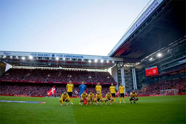 RECORD DATE NOT STATED Football - UEFA Nations League - Group A4 - Denmark v Wales COPENHAGEN, DENMARK - Sunday, September 27, 2026: Wales players line-up for a team group, Mannschaftsbild, Totale photograph before the UEFA Nations League Group A4 Matchday 2 match between Denmark and Wales at the Parken Stadium. Denmark won 2-0. Back row L-R: Kieffer Moore, goalkeeper Danny Ward, Chris Mepham, Ethan Ampadu, Brennan Johnson. Front row L-R: Neco Williams, Ben Davies, Connor Roberts, Charlie Savage, Daniel James, Sorba Thomas. (Photo by Amanda McMaster Propaganda) COPENHAGEN Parken Stadium COPENHAGEN DENMARK Copyright: xAmandaxMcMasterx 2026-09-27-Denmark_v_Wales-049