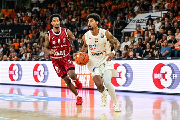 27.09.2026, GER, Basketball, Herren, easycredit Basketball Bundesliga, Saison 2026 2027, 3. Spieltag, ratiopharm Ulm vs Fitness First Würzburg Baskets Eddie Colbert III (Wuerzburg, 0), Ibi Watson (Ulm, 2) Neu-Ulm ratiopharm Arena Bayern Deutschland Copyright: xNordphotox xHafnerx