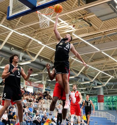 JJ Mann (ETB Miners Essen, 35) zieht zum Korb und schliesst ab. GER, ETB Miners Essen vs RheinStars Koeln, Barmer 2. Basketball Bundesliga, ProA, 3. Spieltag, Saison 2026-27, Sporthalle am Hallo, Essen, 04.10.2026 ETB Miners Essen vs RheinStars Koeln, ProA, 3. Spieltag, Saison 2026-27, 04.10.2026 Essen Copyright: xEibner-Pressefoto ScottxColemanx EP_SCN