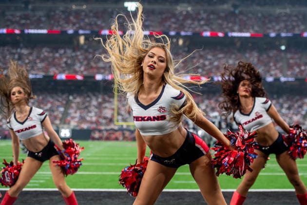 October 4, 2026: The Houston Texans Cheerleaders perform during a game between the Dallas Cowboys and the Houston Texans in Houston, TX. .. CSM NFL, American Football Herren, USA 2026: Cowboys Vs Texans OCT 04 - ZUMAc04_ 20261004_zma_c04_048 Copyright: xTraskxSmithx