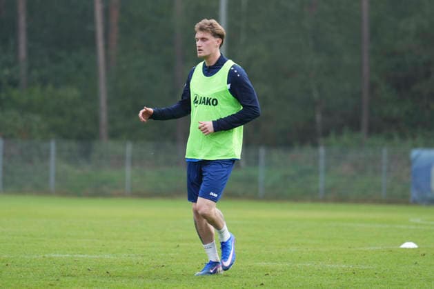 Deutschland: Fussball, Trainingseinheit, 3. Liga, Saison 2026-2027, NVB-Campus, SV Meppen, Dienstag, 06.10.2026, Vormittagstraining: Tony Rölke als Gastspieler beim Meppener Training des Drittligisten Copyright: xLennxLuebbersx