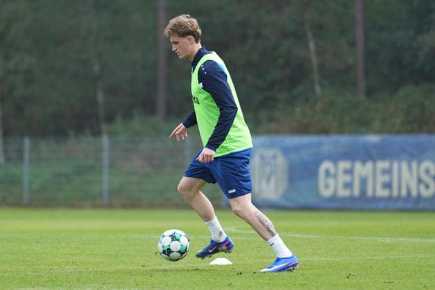 Deutschland: Fussball, Trainingseinheit, 3. Liga, Saison 2026-2027, NVB-Campus, SV Meppen, Dienstag, 06.10.2026, Vormittagstraining: Tony Rölke als Gastspieler beim Meppener Training des Drittligisten Copyright: xLennxLuebbersx