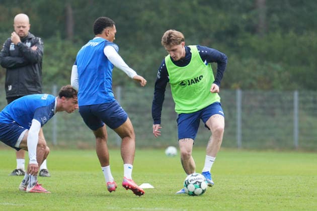 Deutschland: Fussball, Trainingseinheit, 3. Liga, Saison 2026-2027, NVB-Campus, SV Meppen, Dienstag, 06.10.2026, Vormittagstraining: Tony Rölke als Gastspieler beim Meppener Training des Drittligisten Copyright: xLennxLuebbersx