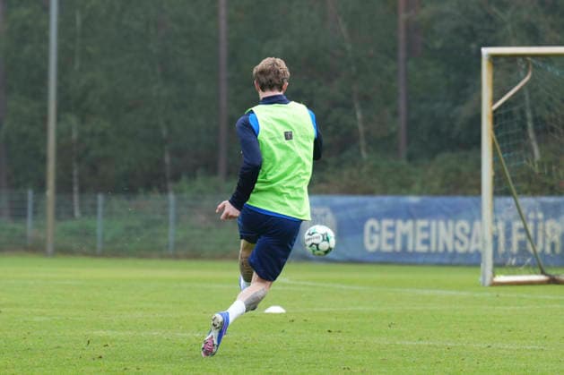 Deutschland: Fussball, Trainingseinheit, 3. Liga, Saison 2026-2027, NVB-Campus, SV Meppen, Dienstag, 06.10.2026, Vormittagstraining: Tony Rölke als Gastspieler beim Meppener Training des Drittligisten Copyright: xLennxLuebbersx