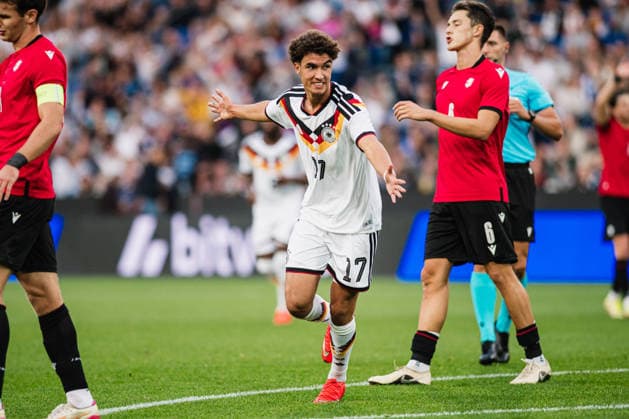U21, U 21 EM-Qualifikation: Deutschland - Georgien, 06.10.2026 TOR; JUBEL Noah Darvich (Deutschland, 17) zum 1:0 für Deutschland; Fußball, EM-Qualifikation U 21, 10. Spieltag: Deutschland vs. Georgien am 06.10.2026, Bielefeld DFB REGULATIONS PROHIBIT ANY USE OF PHOTOGRAPHS AS IMAGE SEQUENCES AND OR QUASI-VIDEO. Copyright: xBEAUTIFULxSPORTS Tonhäuserx
