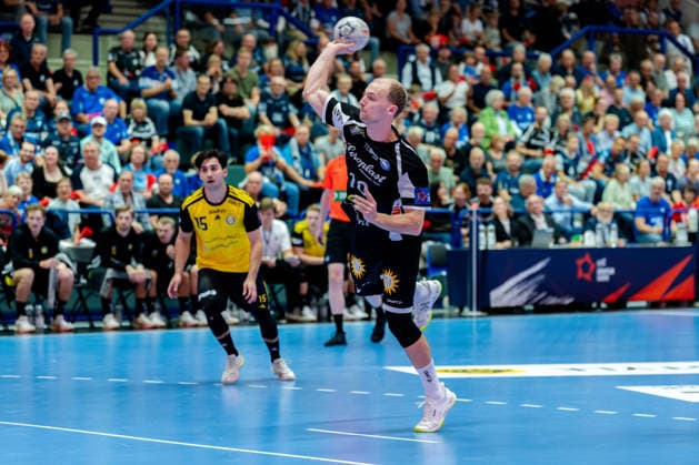 Solingen, 06.10.2026, Handball, Herren, EHF, European League, Gruppenphase, 2. Spieltag, 2026 2027, Bergischer HC - IK Sävehof Fynn Hangstein (Bergischer HC, 10) beim Siebenmeter