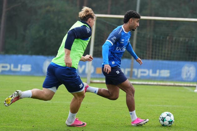 Deutschland: Fussball, Trainingseinheit, 3. Liga, Saison 2026-2027, NVB-Campus, SV Meppen, Dienstag, 06.10.2026, Vormittagstraining: Kasra Ghawilu (SV Meppen, 10) am Ball Copyright: xLennxLübbersx