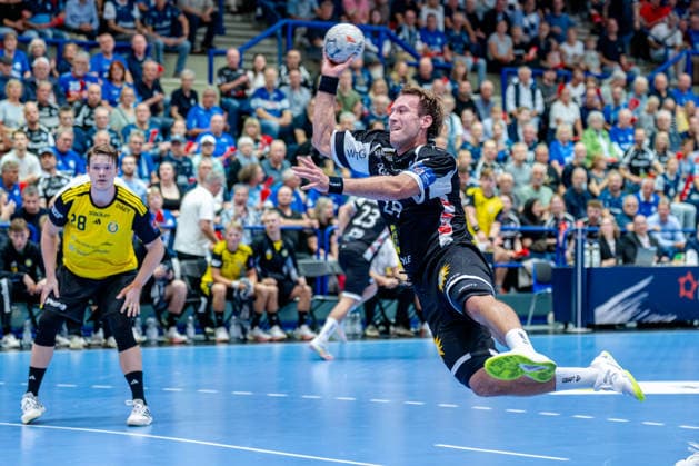 Solingen, 06.10.2026, Handball, Herren, EHF, European League, Gruppenphase, 2. Spieltag, 2026 2027, Bergischer HC - IK Sävehof Tom Bergner (Bergischer HC, 28) beim Torwurf