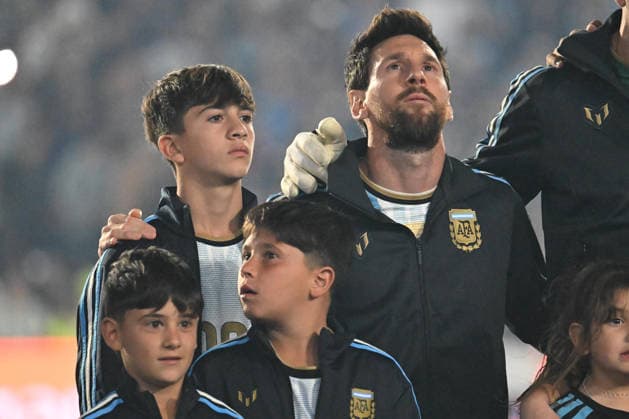 Lionel Messi farewell match BUENOS AIRES, ARGENTINA - OCTOBER 6: Lionel Messi of Argentina gesture previous his farewell match with the national team, Nationalteam at the International Friendly, Länderspiel, Nationalmannschaft match between Argentina Vs Benin at Monumental Stadium on October 6, 2026 in Buenos Aires, Argentina. Buenos Aires Estadio Monumental Antonio Liberti Buenos Aires Argentina Copyright: xIMAGOx xPhotoCero5x xLucianoxBisbalx